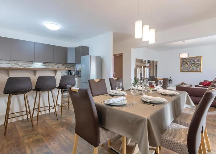 Stunning Home In Pula With Wifi